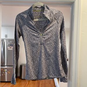 Women’s athleta workout jacket/long sleeve top